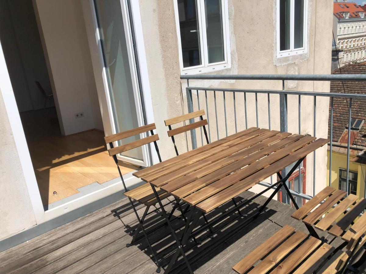 Helle 4 Zimmer Familien-Wohnung Mit Balkon! Schloss Schonbrunn In Gehdistanz Wien Eksteriør billede